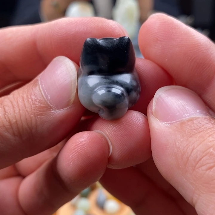 黑****和田玉未镶嵌颈饰