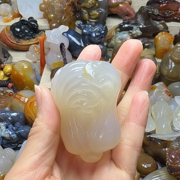 拿***下玛瑙/玉髓未镶嵌饰品
