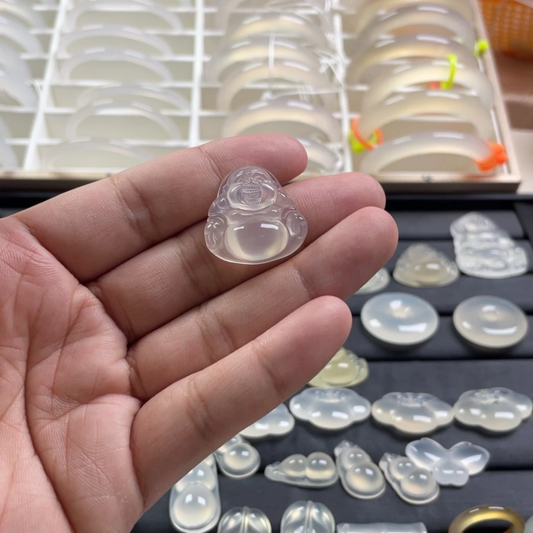 玛瑙/玉髓颈饰未镶嵌