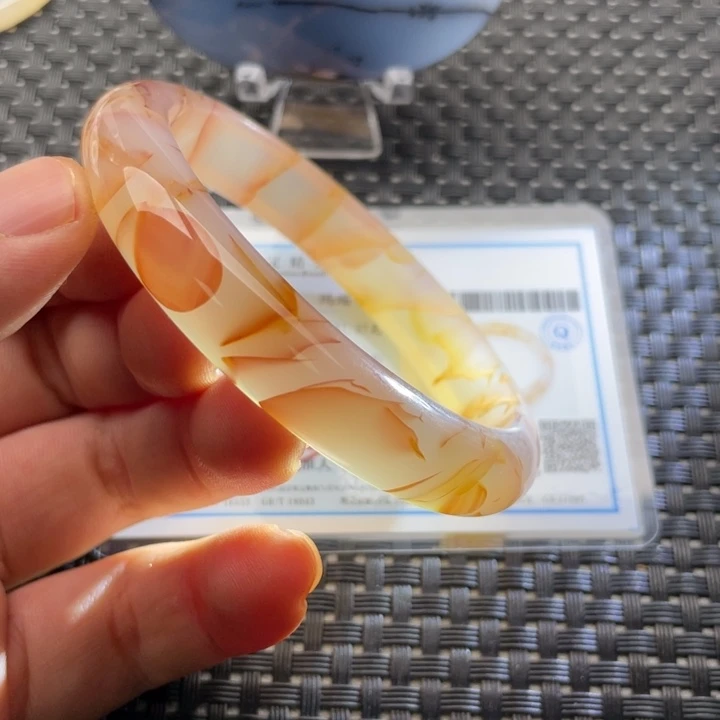 骄***火玛瑙/玉髓未镶嵌手镯