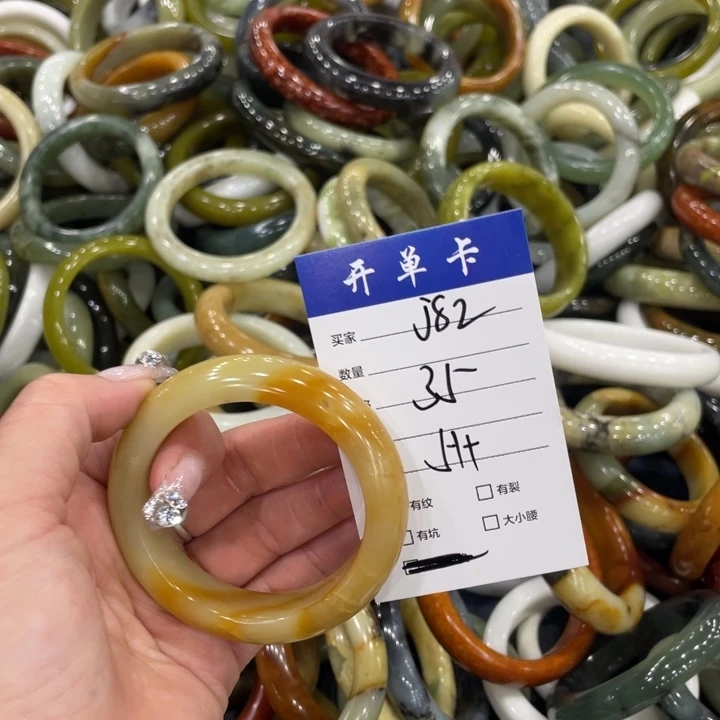 未镶嵌蛇纹石玉手镯
