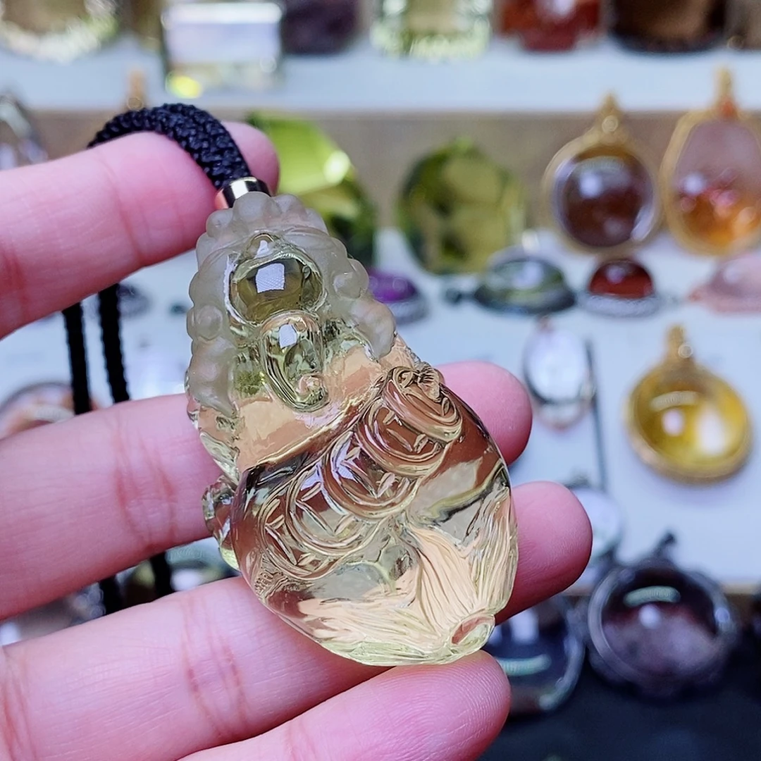 未镶嵌吊坠(赠链)水晶