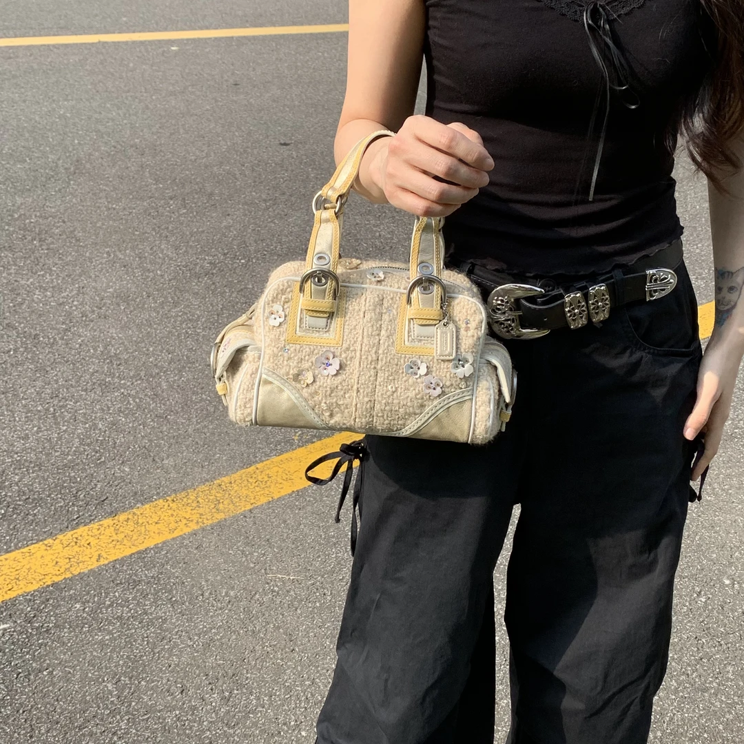 99新 COACH/蔻驰 coach米色毛呢小花高街风晚宴包手提包hd