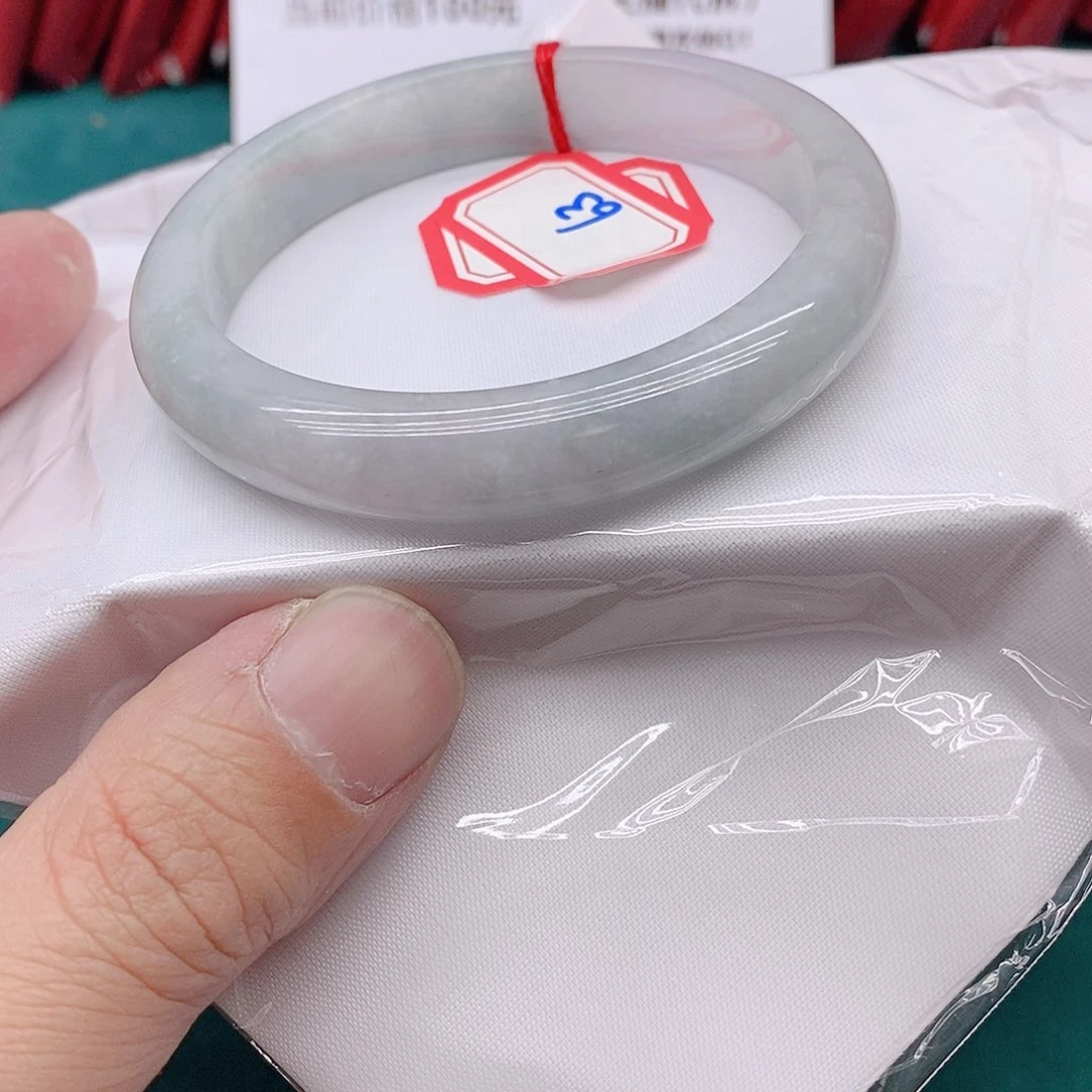 翡翠手镯未镶嵌快**家63333333333