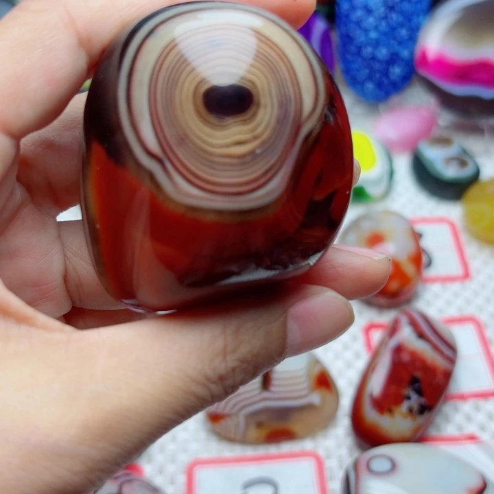 飞***哥玛瑙/玉髓未镶嵌珠宝半成品