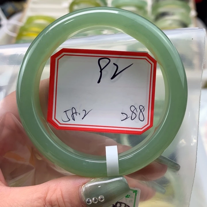 蛇纹石玉未镶嵌手镯哈**～