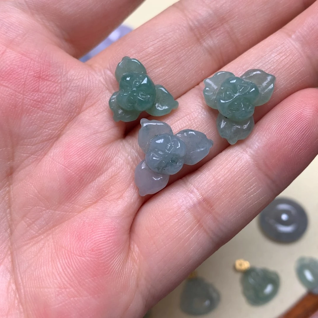 翡翠未镶嵌颈饰翡翠花花