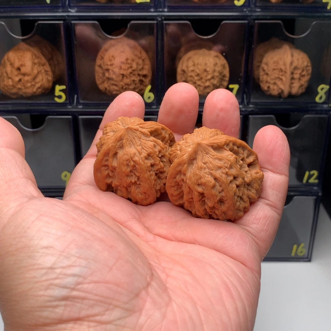 L***c文玩核桃吊坠文玩核桃123456789