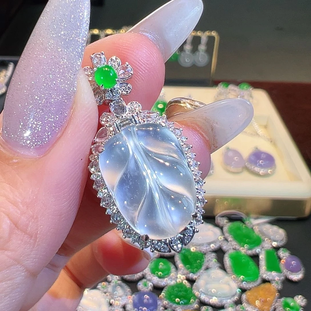 翡翠吊坠(不含链)18K金镶嵌翡翠