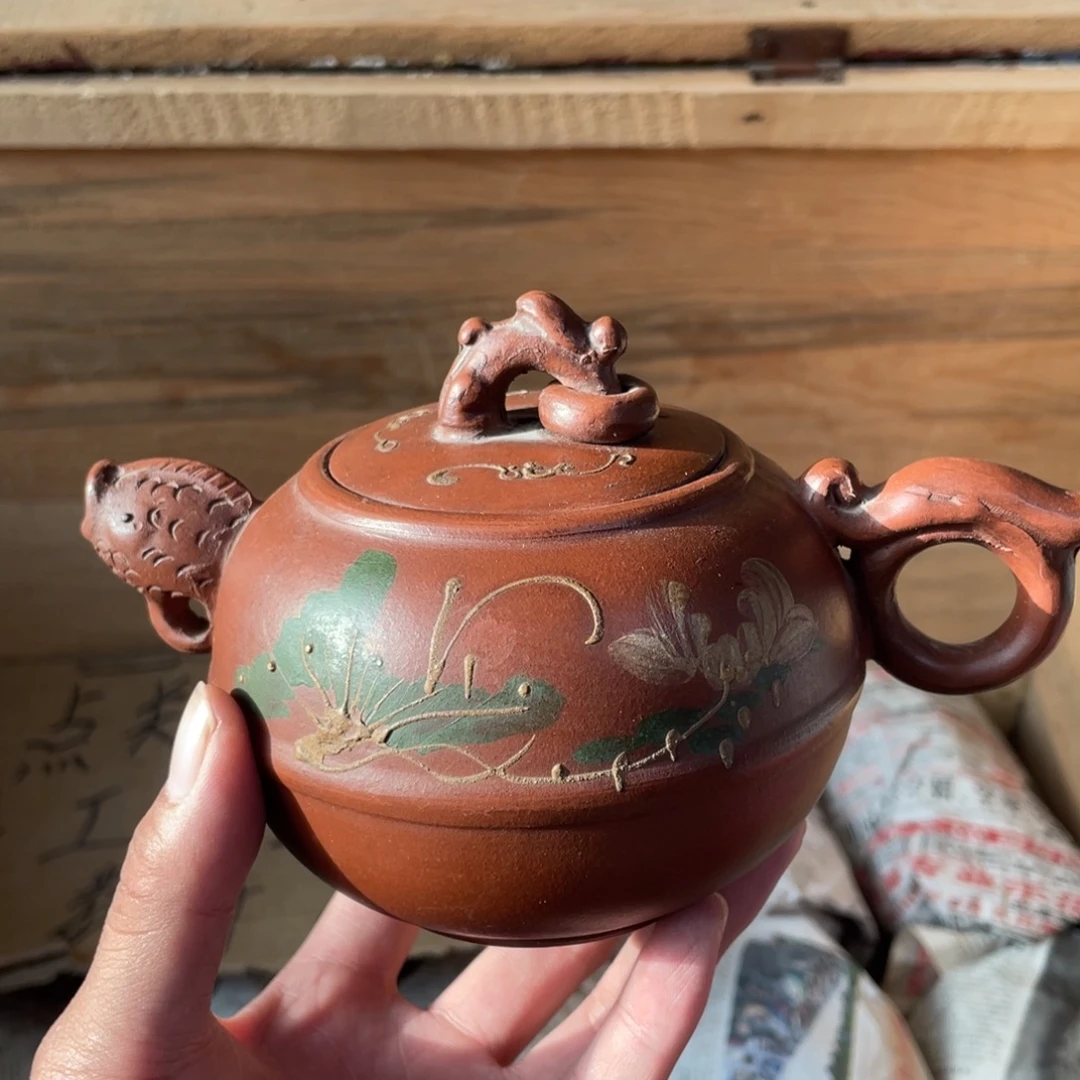 茶壶紫砂老厂紫砂壶一件。