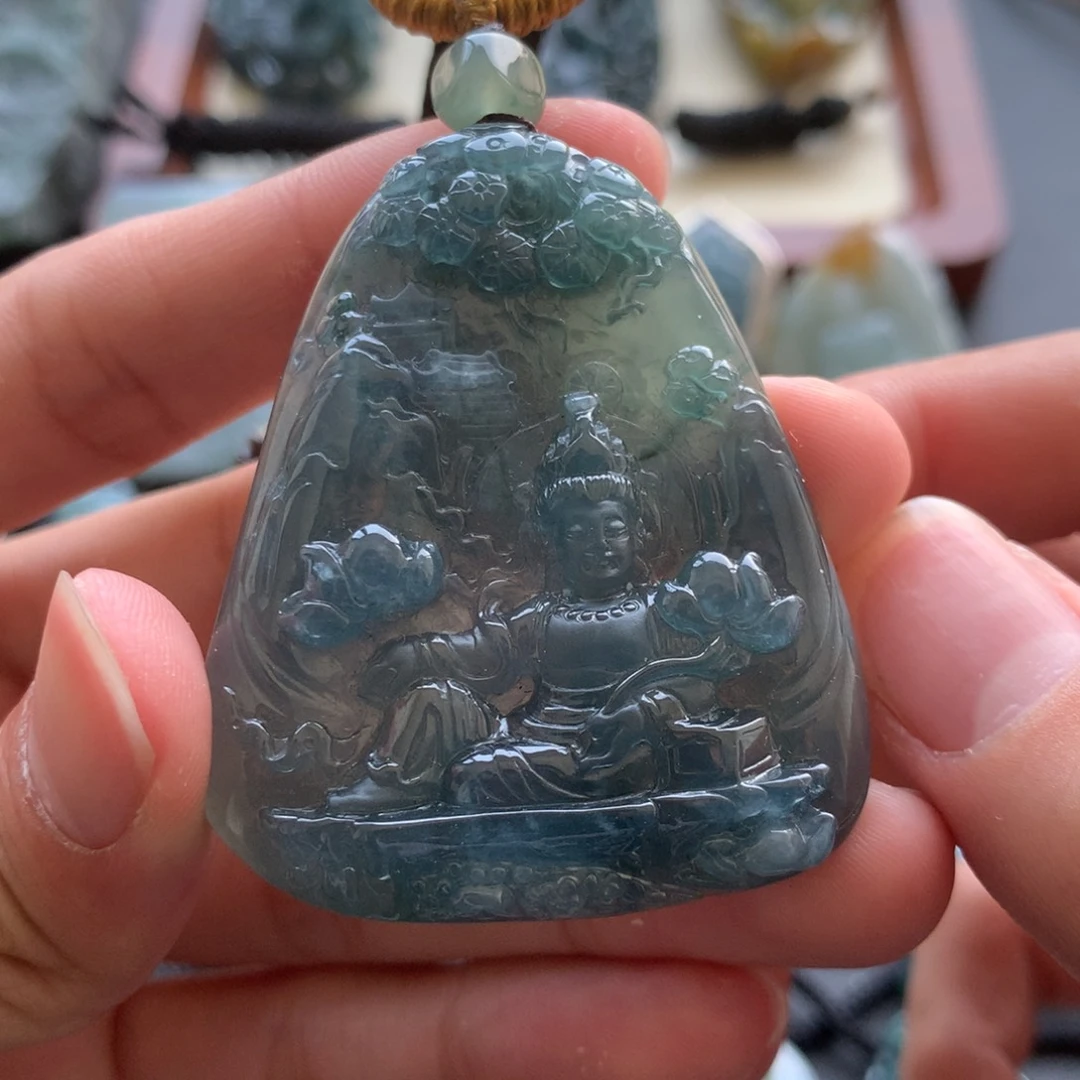 翡翠未镶嵌颈饰山水观音