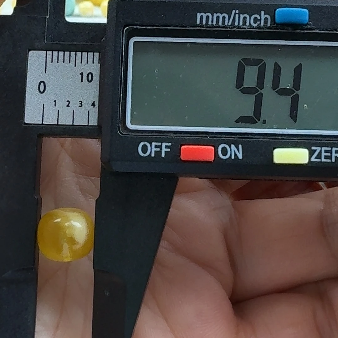 蜜蜡未镶嵌裸石28