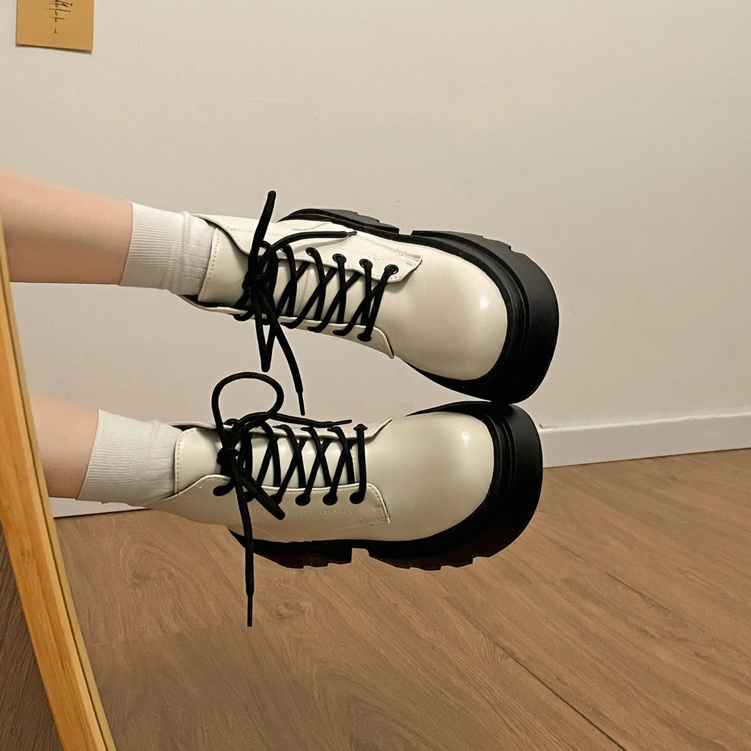 黑色英伦风复古厚底马丁靴女款2025新款秋季爆款小个子增高短靴子