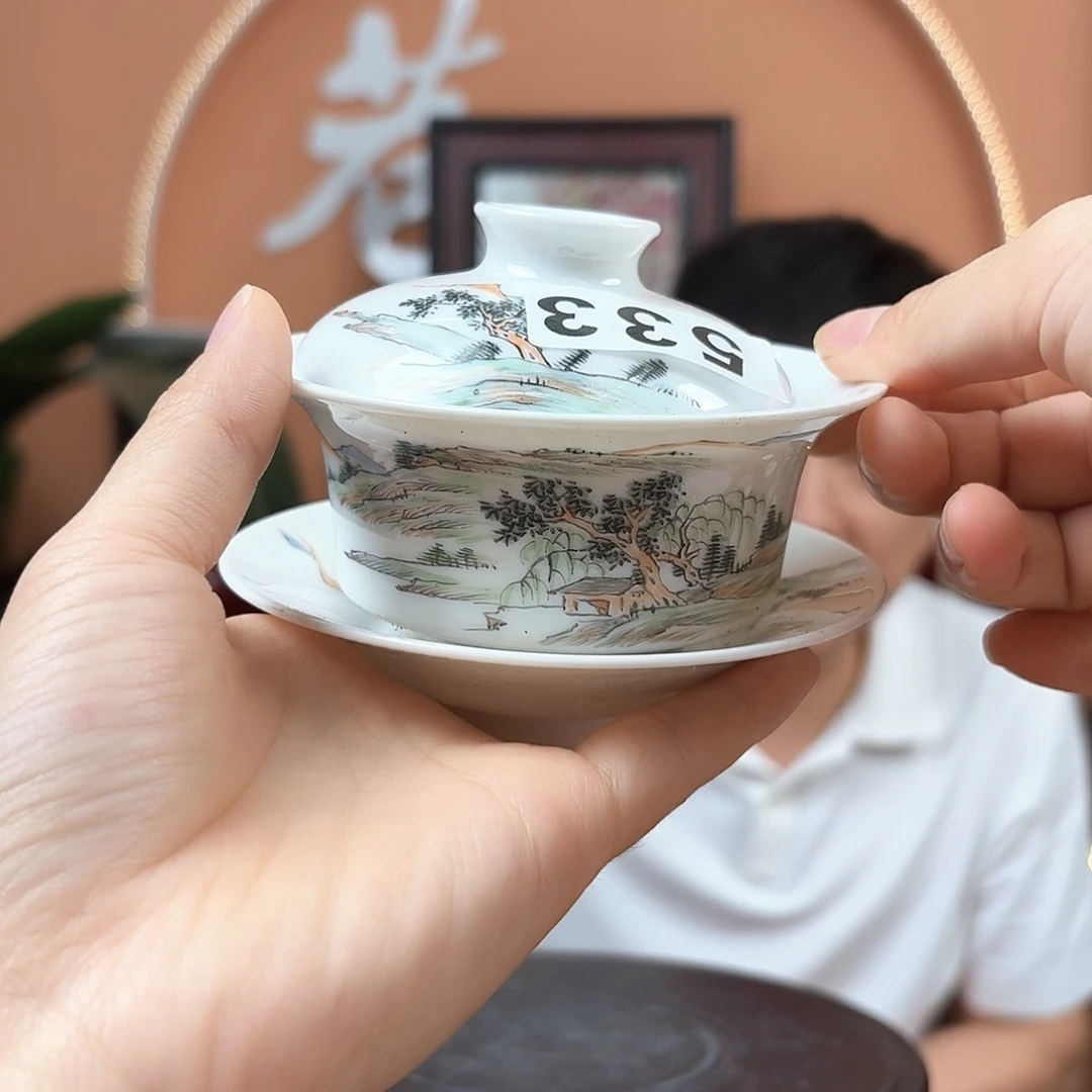 ?*行景德镇陶瓷手工盖碗