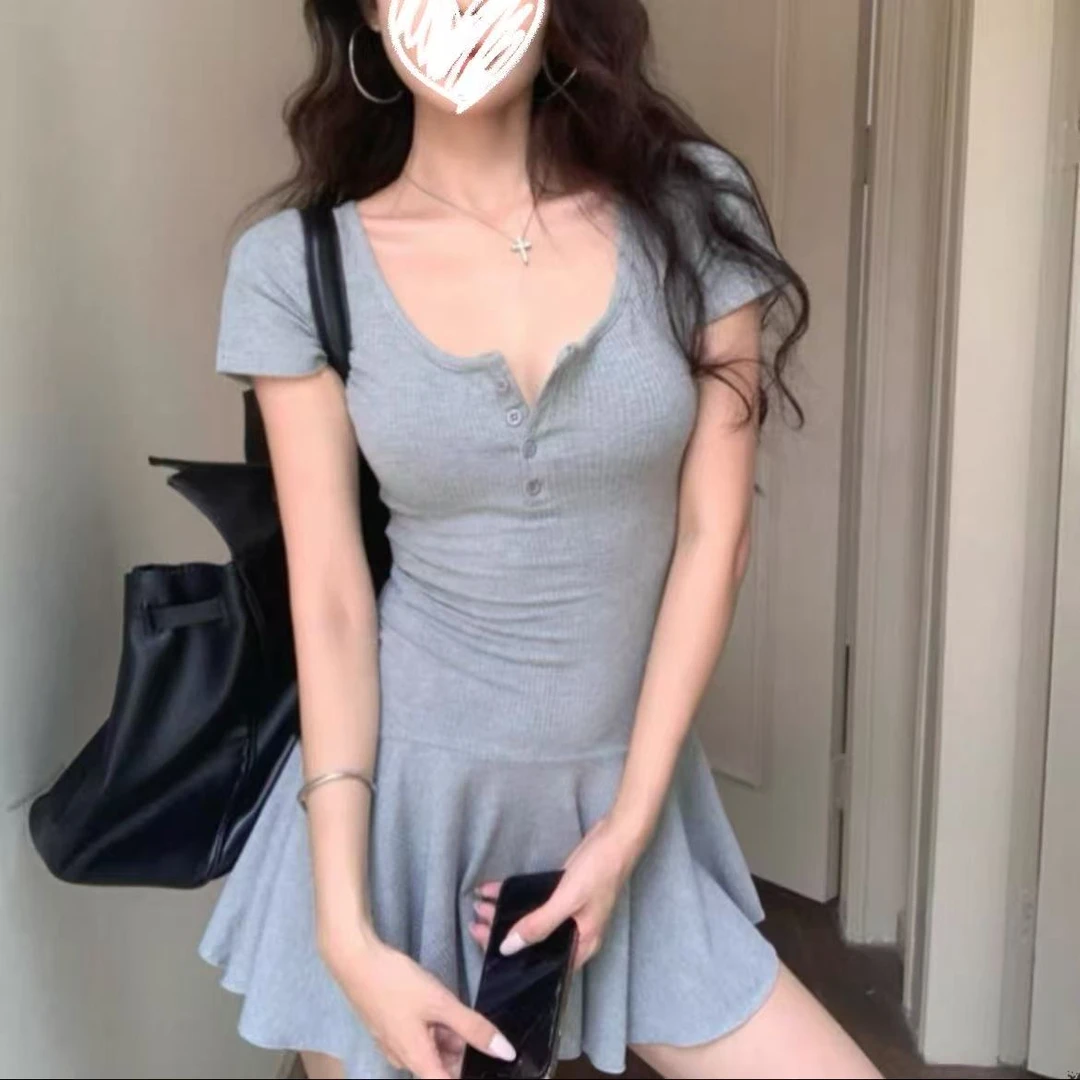 纯欲辣妹修身短袖连衣裙2025夏季小个子女收腰抽褶洋气减龄连衣裙