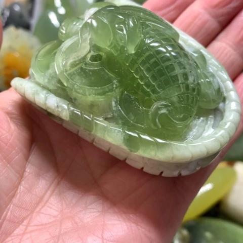 蛇纹石玉未镶嵌手把件