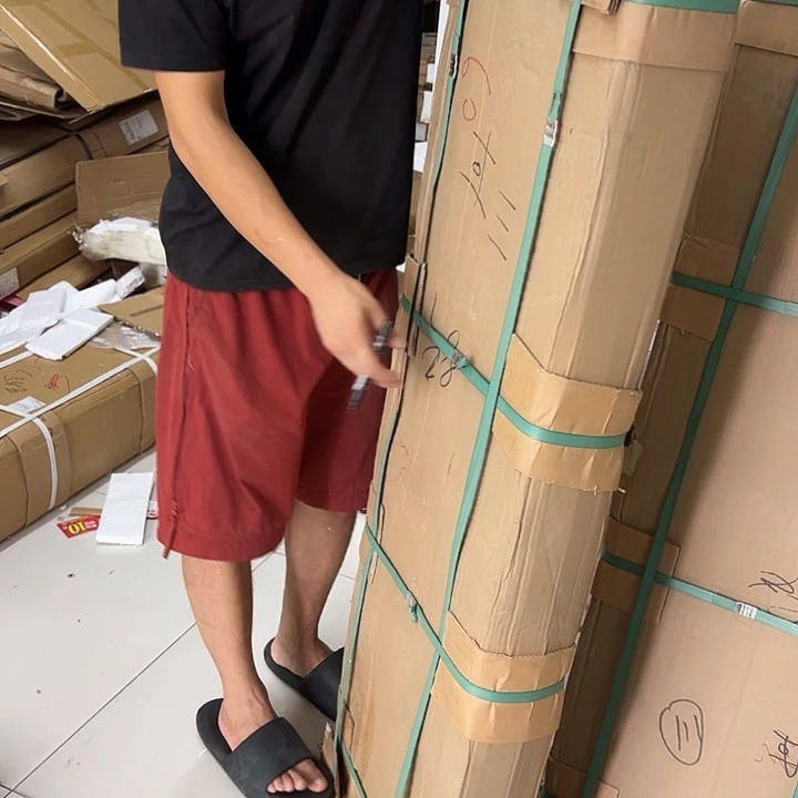 甜***甜甜甜白色黑框瑕疵不退不换清仓