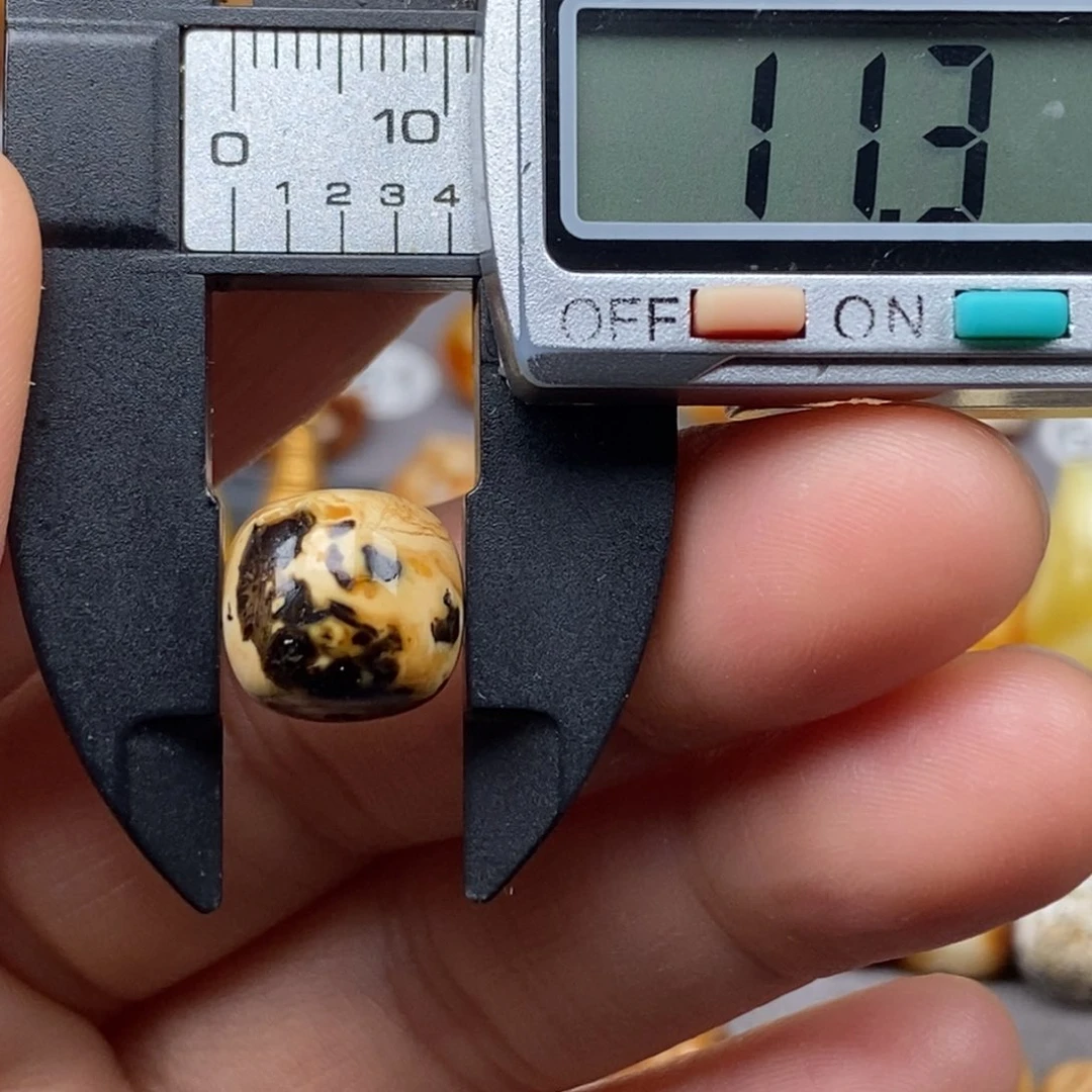 裸石琥珀未镶嵌老型