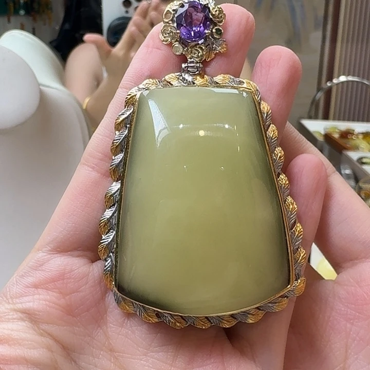 琥珀未镶嵌颈饰吊坠