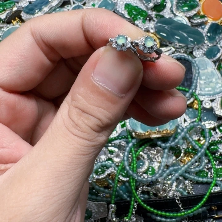 翡翠未镶嵌颈饰天然A货翡翠放漏