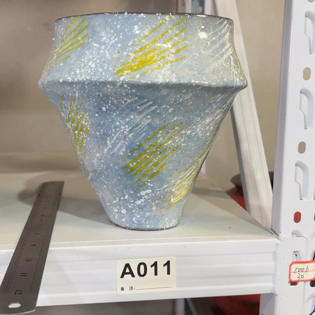 红陶ℳ****口14高18有孔