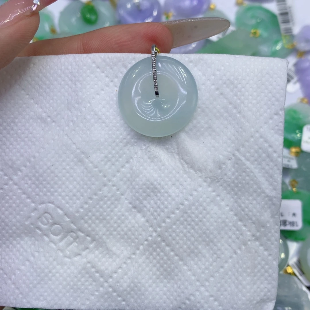 颈饰18K金镶嵌翡翠1111111111111111