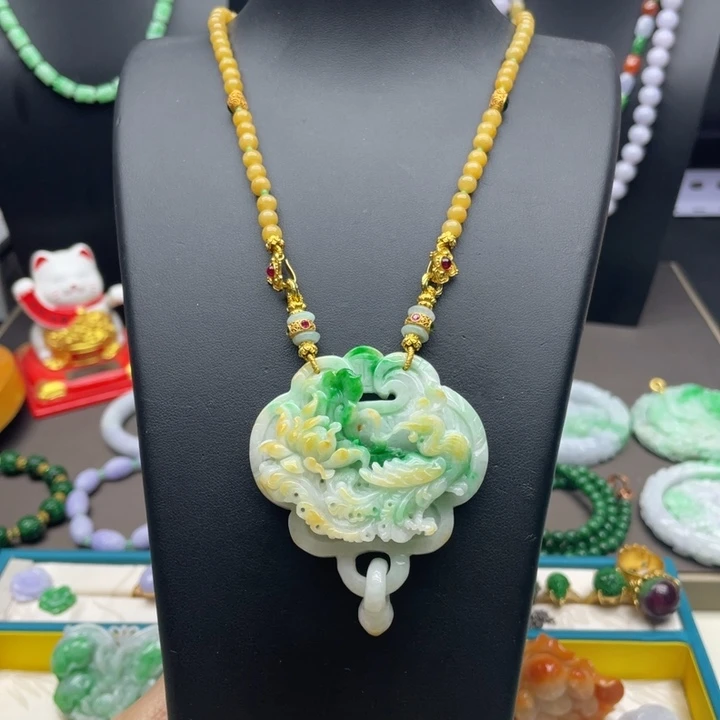 翡翠未镶嵌颈饰翡翠凤凰