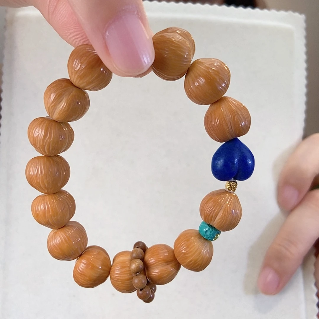 18K金镶嵌青金石手链设计款屁桃爱心手链