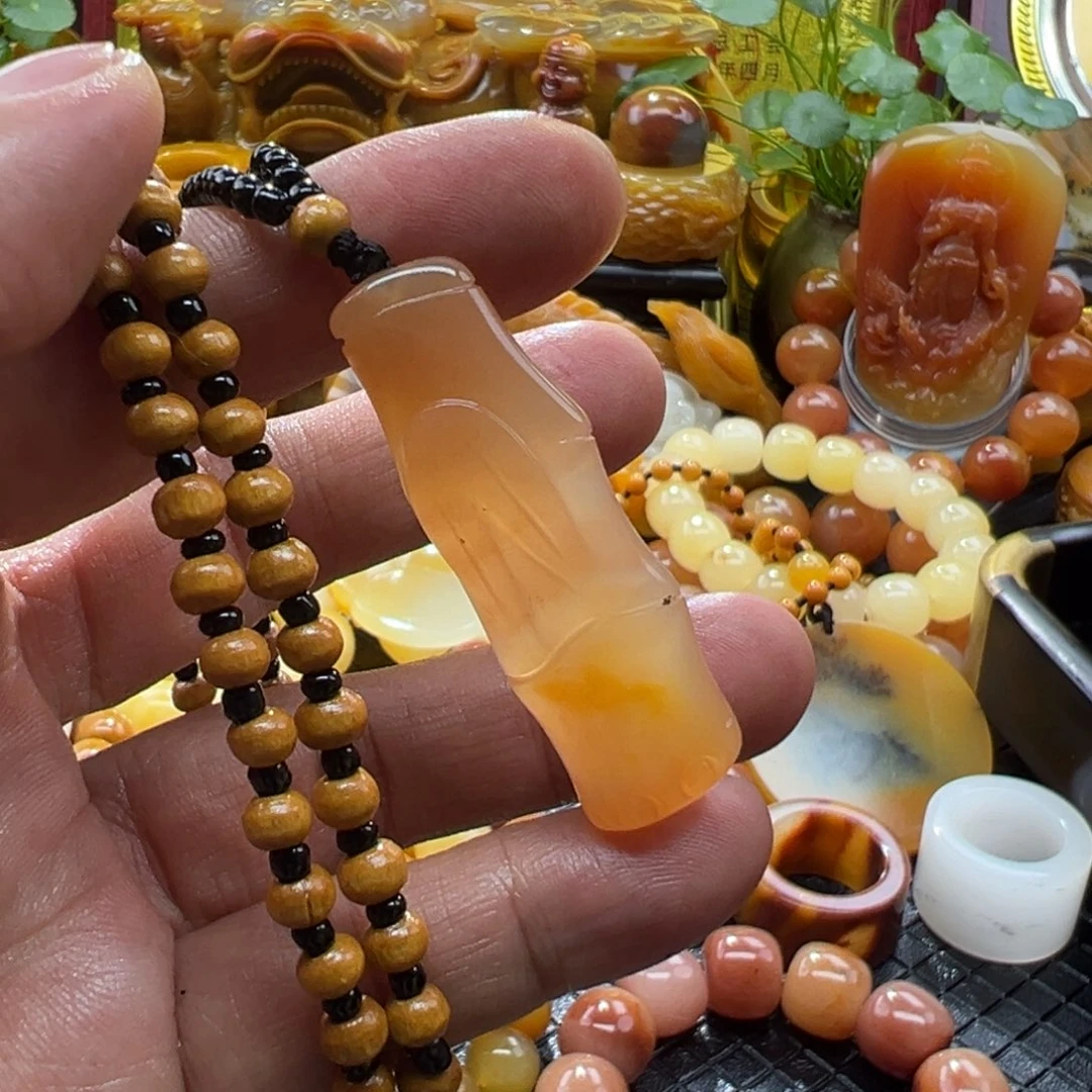 石英质玉未镶嵌颈饰