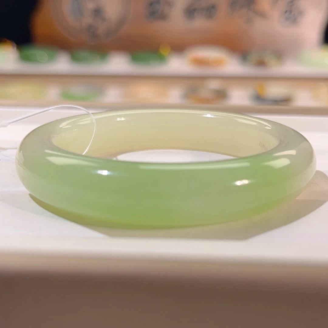 和田玉未镶嵌手镯  「翠青」