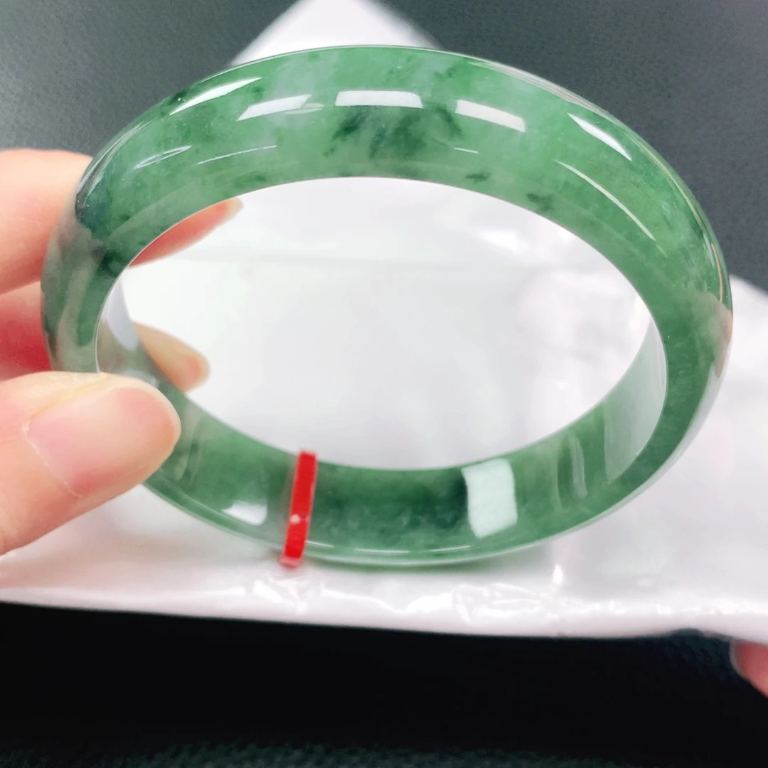 翡翠手镯未镶嵌59圈