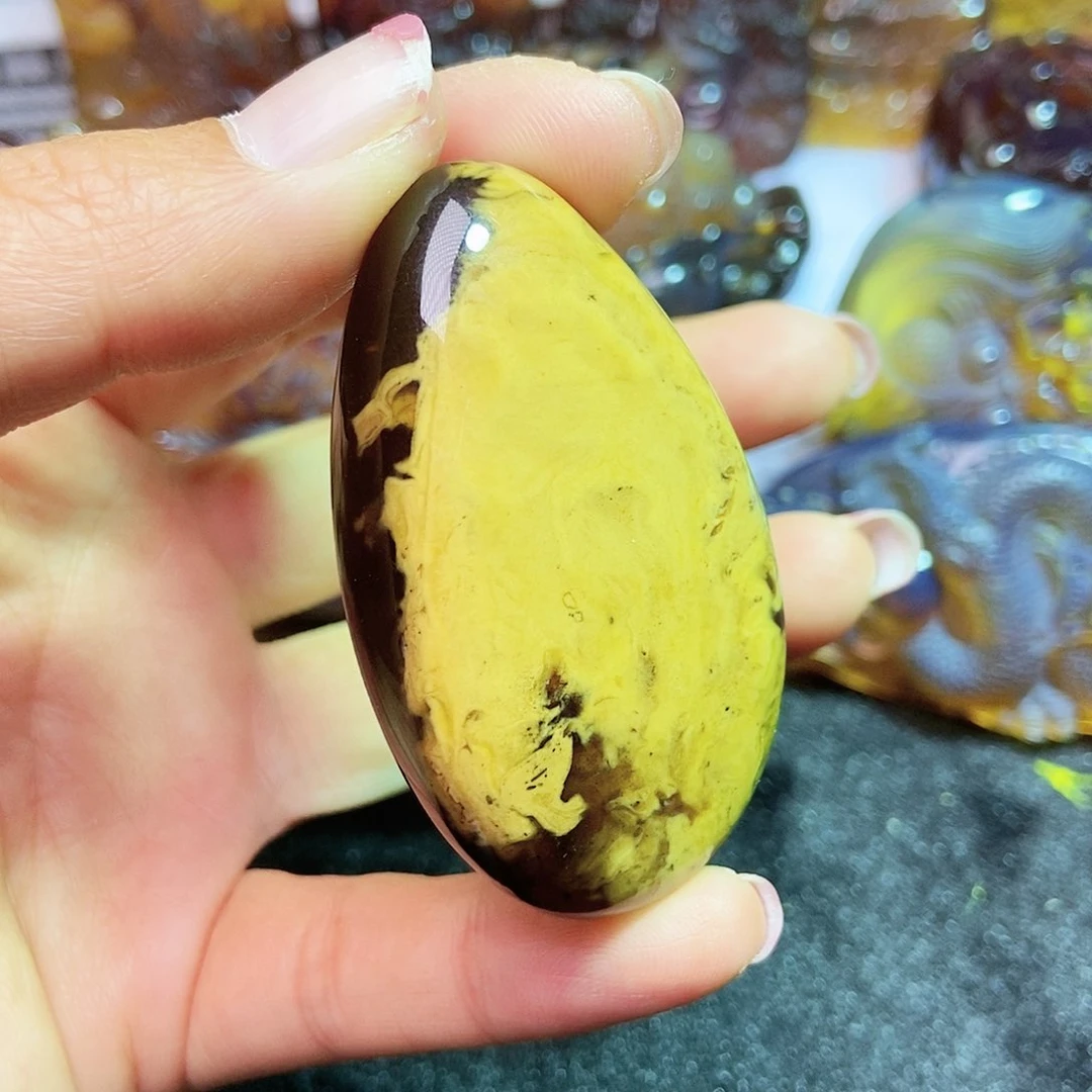 琥珀颈饰未镶嵌琥珀