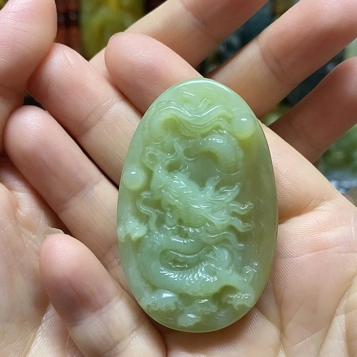 岫玉未镶嵌吊坠(赠链)