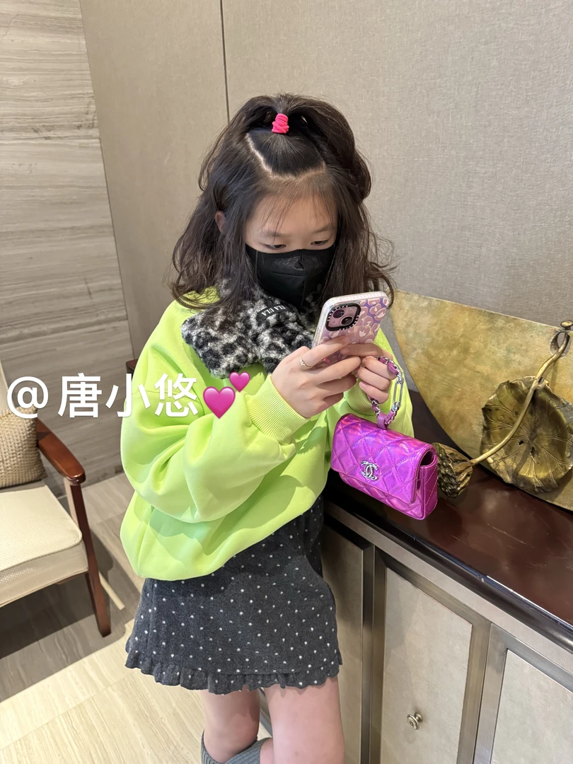 唐小悠 童装定制款 上新2024小悠同款 东大门新款 果绿色加绒卫衣