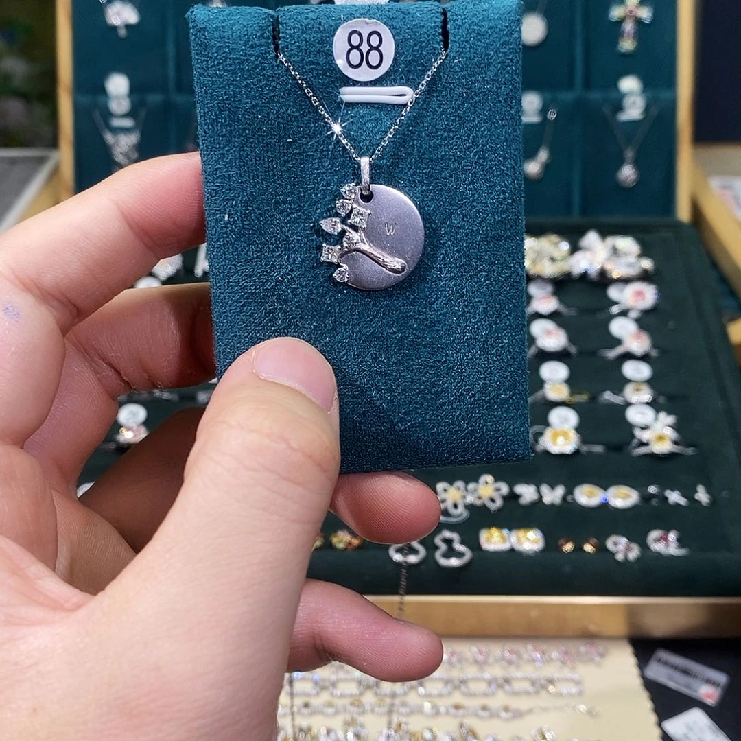 钻石颈饰18K金镶嵌项链