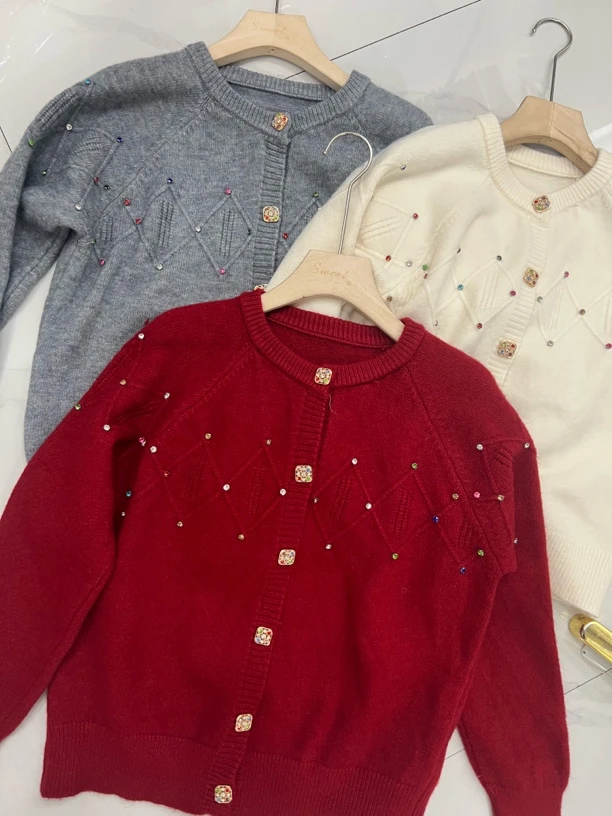 【未来可欺】｛4917｝亮钻针织毛衫