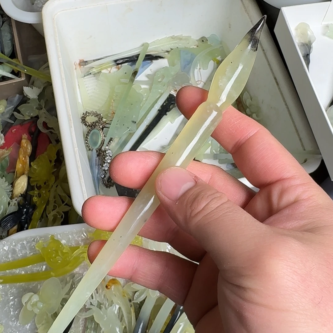 蛇纹石玉未镶嵌发饰