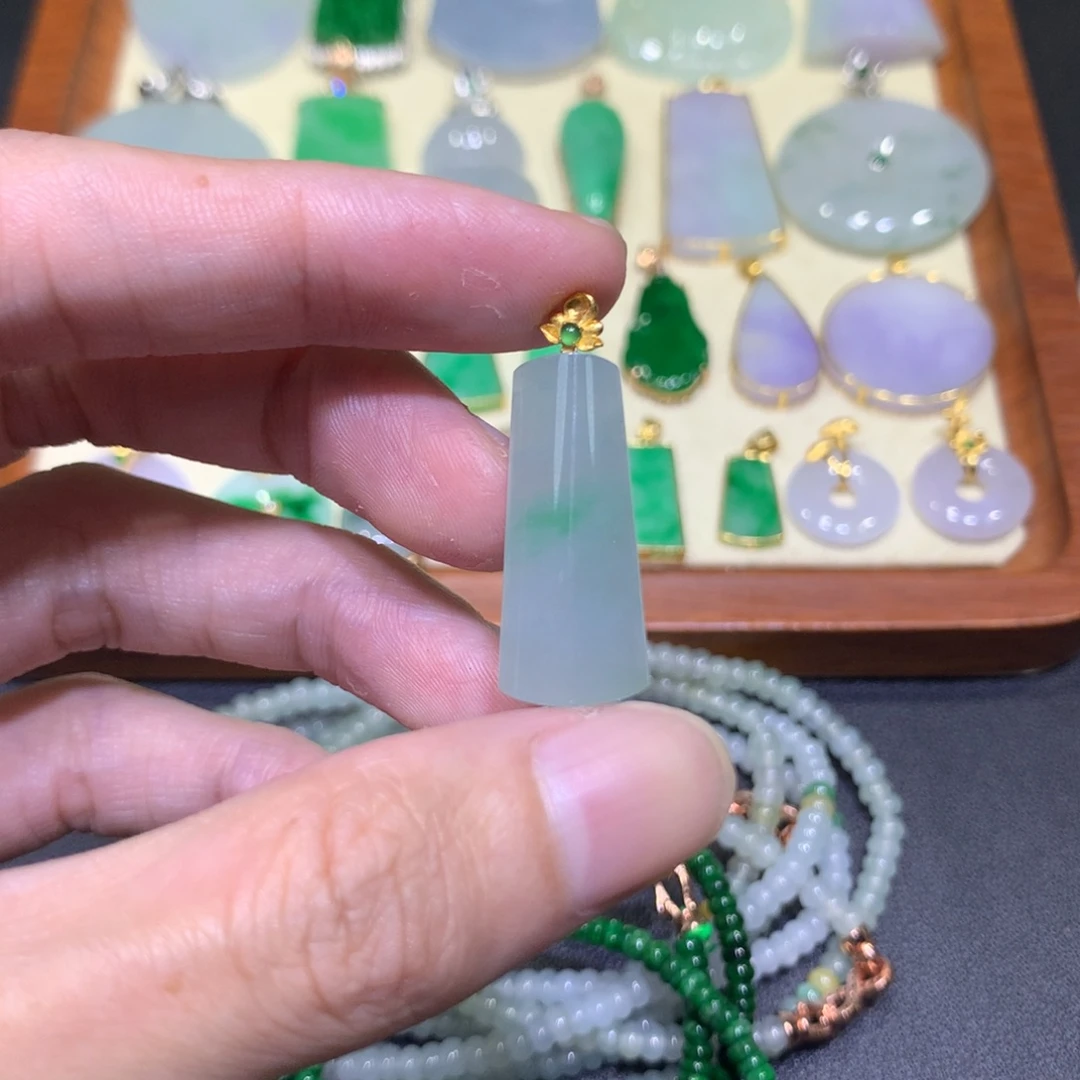 翡翠18K金镶嵌吊坠(不含链)