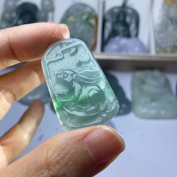 翡翠未镶嵌颈饰翡翠