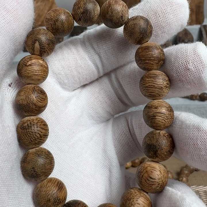 沉香手串达拉干单圈沉香手串1.1规格10.1克