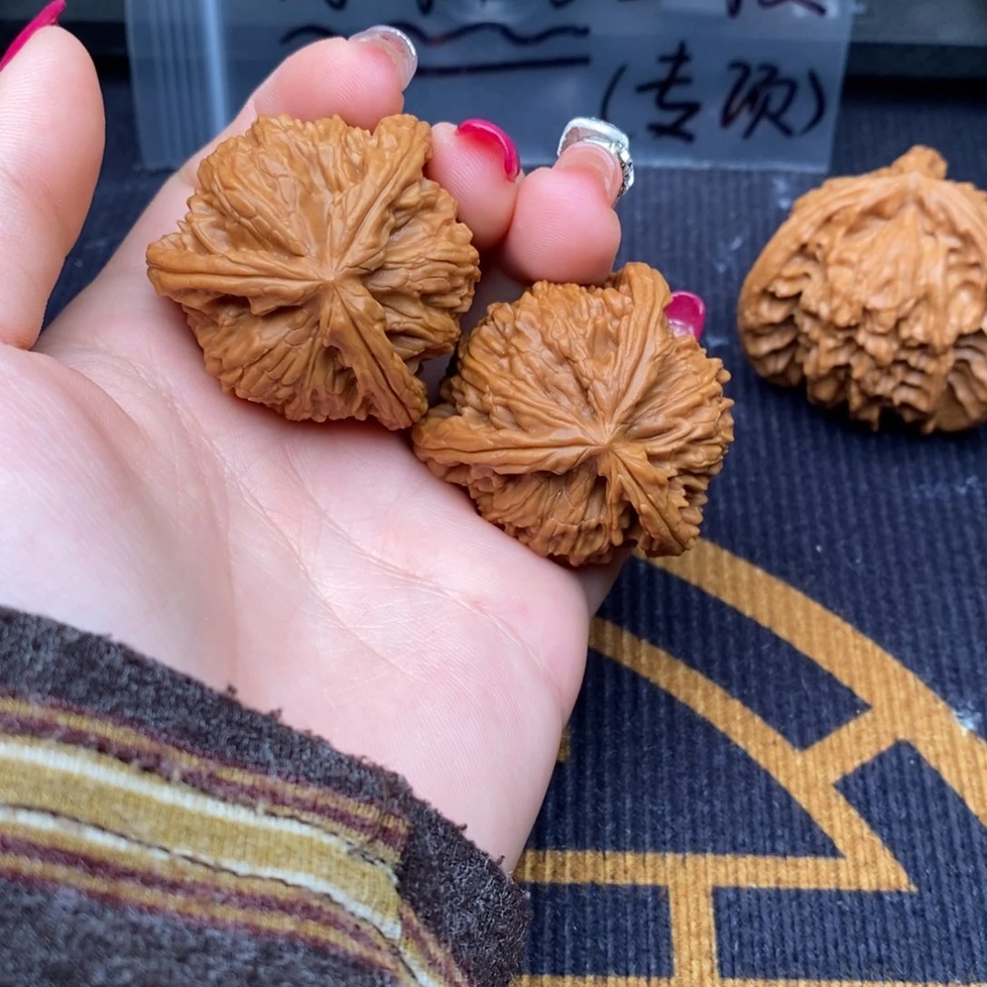 0***1把件文玩核桃白狮子