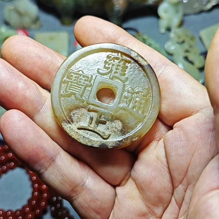 颈饰未镶嵌和田玉东*