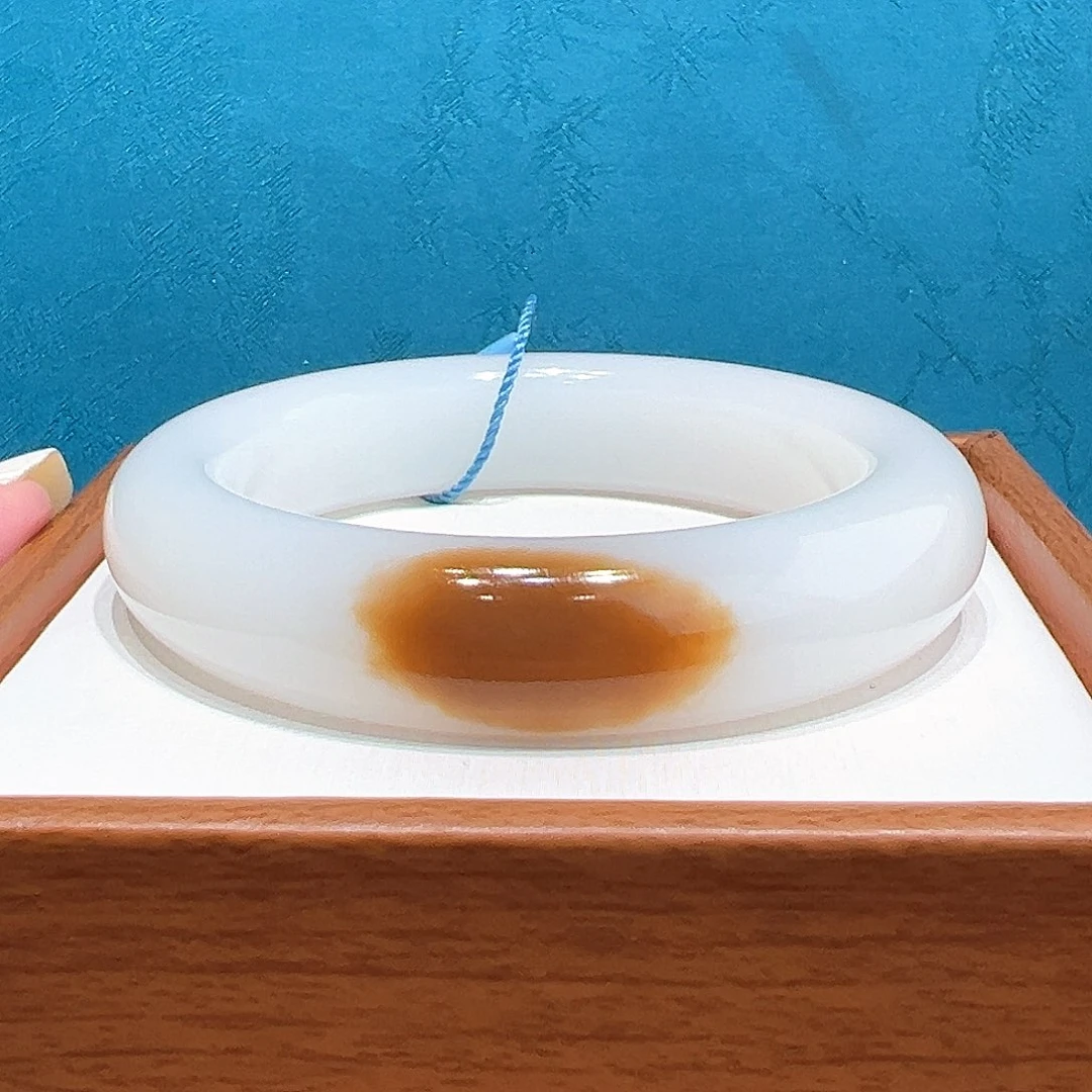 i***d和田玉（糖玉）未镶嵌手镯