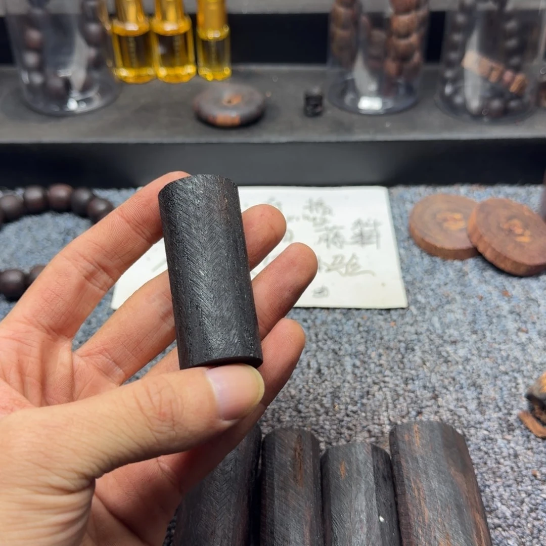 藤类克价手把件降真香原木