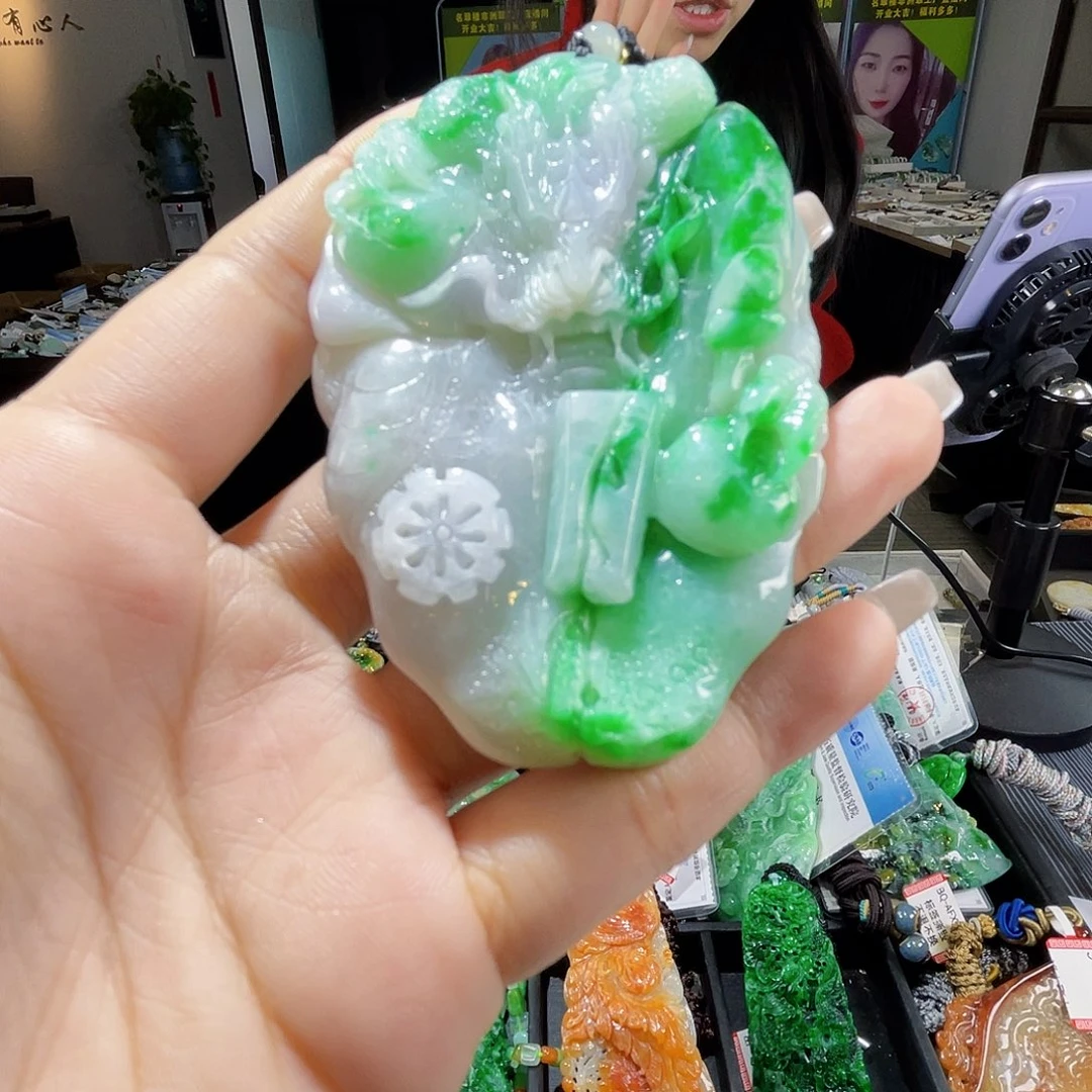 颈饰未镶嵌翡翠一