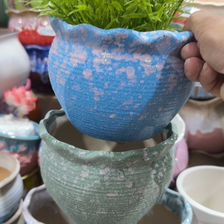 凑9块包邮，有孔，陶瓷花盆