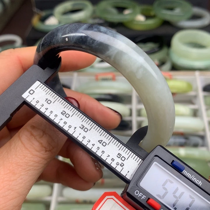 蛇纹石玉未镶嵌手镯949