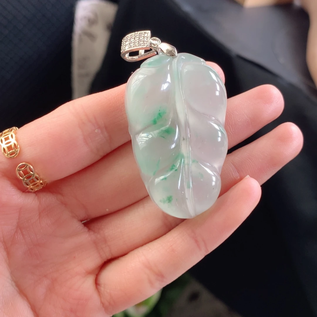 石英质玉未镶嵌颈饰