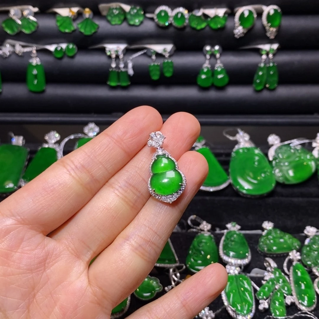 翡翠18K金镶嵌吊坠(不含链)葫芦