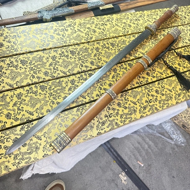 733龙泉昊天宝剑卧龙剑八面花纹钢龙凤檀木未开刃